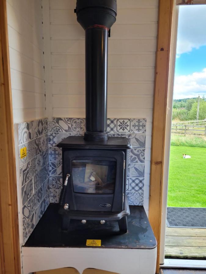 The Shepherds Hut At Forestview Farm Greenisland Extérieur photo