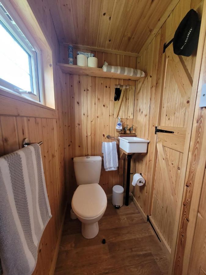 The Shepherds Hut At Forestview Farm Greenisland Extérieur photo