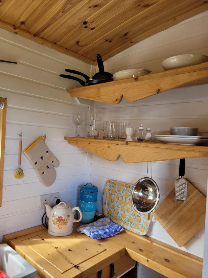 The Shepherds Hut At Forestview Farm Greenisland Extérieur photo