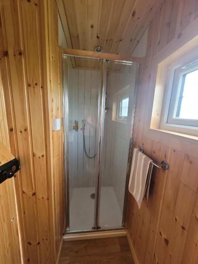 The Shepherds Hut At Forestview Farm Greenisland Extérieur photo